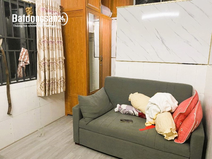 Nhà ngay chợ Bùi Thế Mỹ, 4 tầng, 2 tỷ 8, DTSD 80m2 