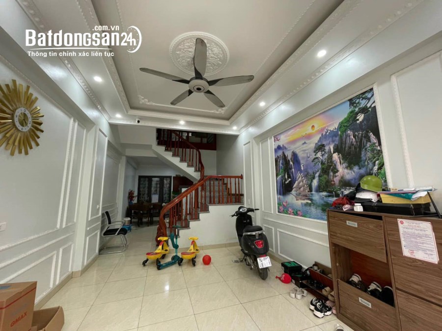 Bán căn nhà 3.5 tầng ngõ phố Vũ Hựu, ph Thanh Bình, TP HD, 51.4m2, 3 ngủ, 3 vs, gara 