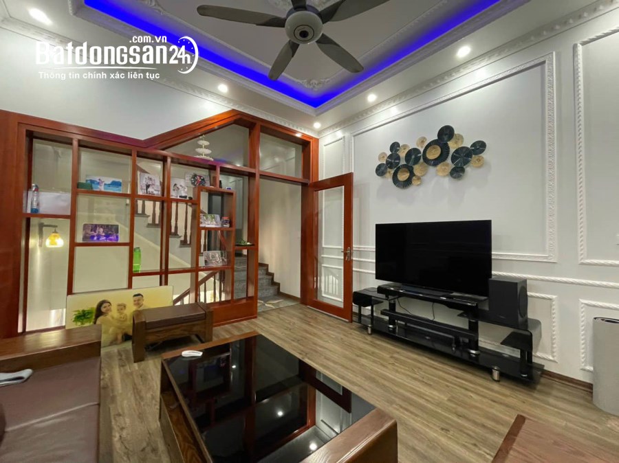Bán căn nhà 3.5 tầng ngõ phố Vũ Hựu, ph Thanh Bình, TP HD, 51.4m2, 3 ngủ, 3 vs, gara 