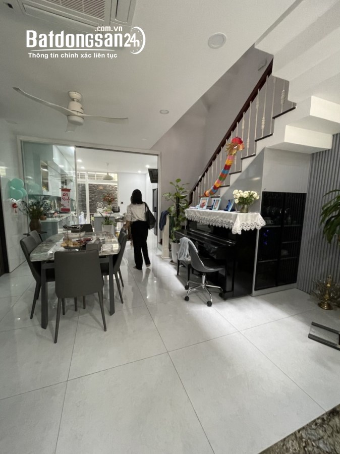 Bán nhà mặt phố Đường 18, Phường Tân Hưng, Quận 7
