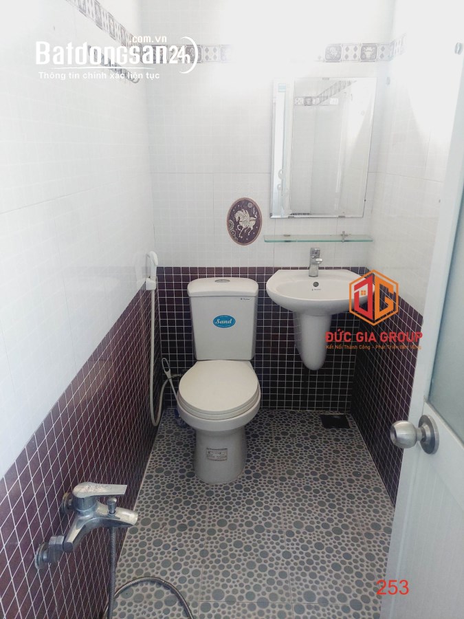 Bán nhà mặt tiền đường Phạm Văn Thuận, TP. Biên Hoà. Giá 14 tỷ.