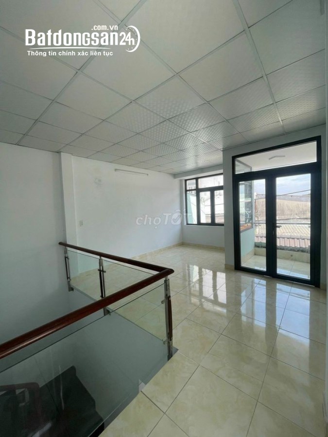 Cho thuê nhàCẦN SANG LẠI HỢP ĐỒNG THUÊ NHÀ NGUYÊN CĂN PH Đường Huỳnh Tấn Phát, Quận 7