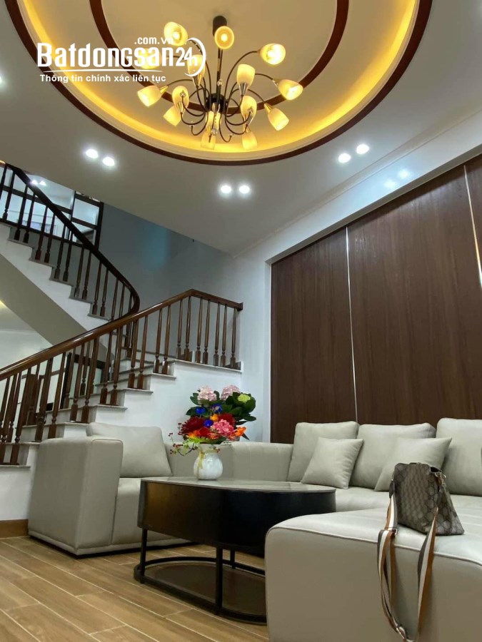 Bán nhà 3 tầng ngõ phố Tuệ Tĩnh, TP HD, 50m2, 3 ngủ, 3 vs, ngõ oto vào tận nơi, giá t