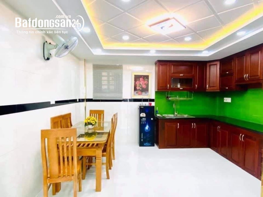 Mặt tiền nhựa 5m Hậu Giang. Diện tích 38m vuông ,nhà cấp 4. 5,5tỷ 