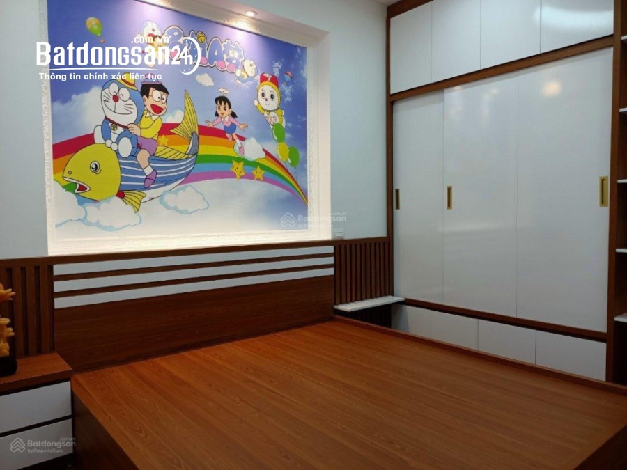 Bán gấp căn hộ chung cư 137 Nguyễn Ngọc Vũ 2PN 2WC DT: 70m2 giá hơn 3 xtỷ. 