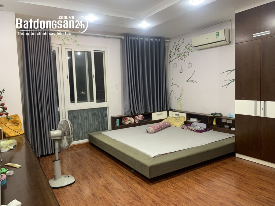 Bán căn hộ chung cư toà CT1 KĐT mới Văn Khê căn góc 140m 3pn ban công ĐN full đồ 