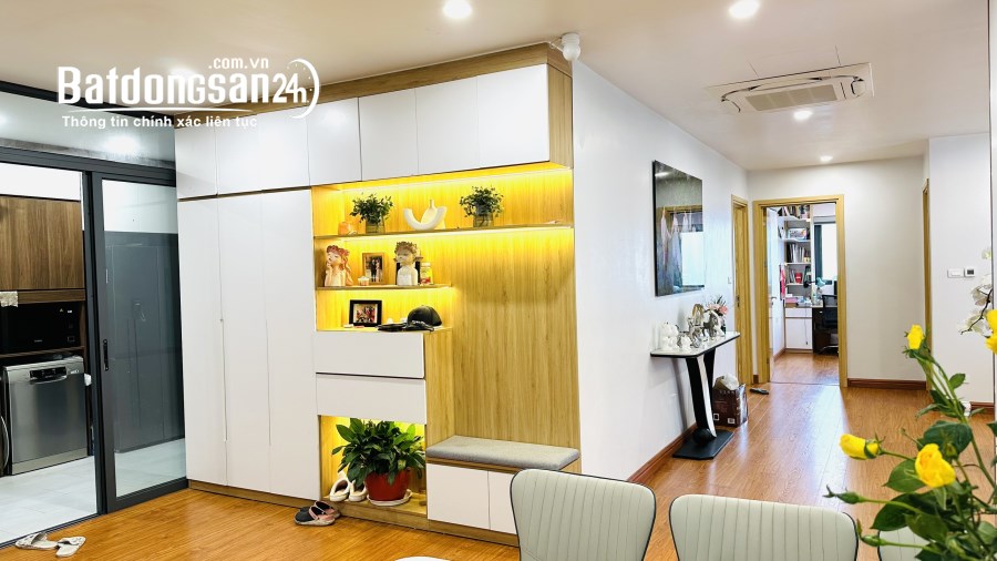 Chỉ 9 tỷ bán căn hộ 150m2 4PN đẹp nhất ngoại giao đoàn tầng 24 view vip nhất