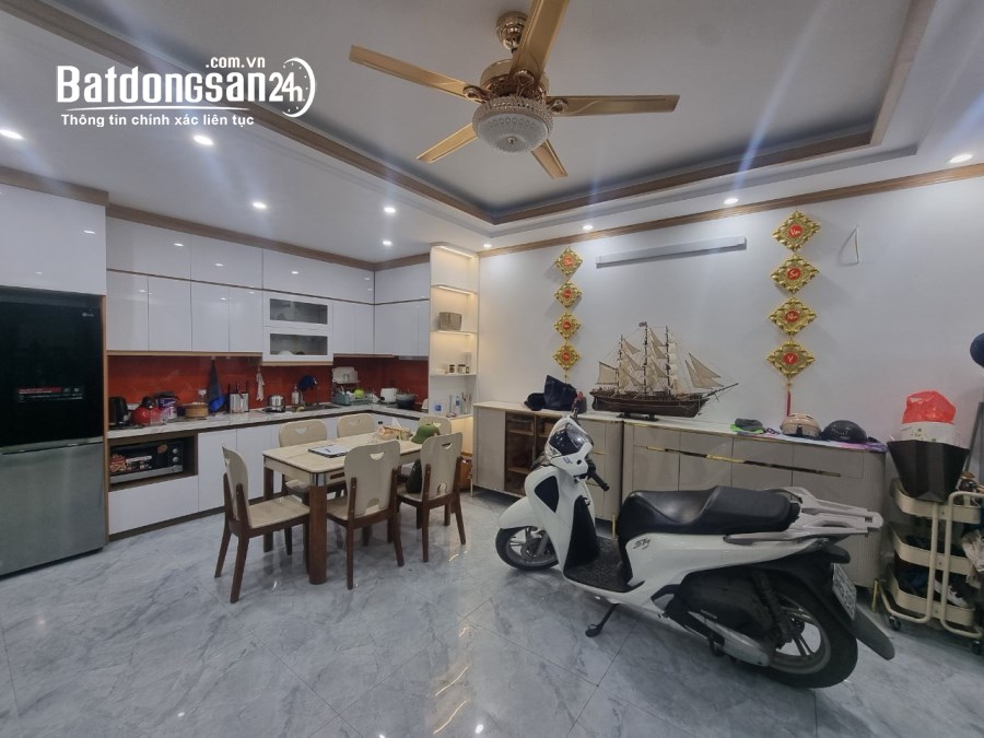 Bán nhà ngõ Chùa Bộc mặt tiền 4.6m, diện tích 37m² x 6 tầng, nhà đẹp có thang máy