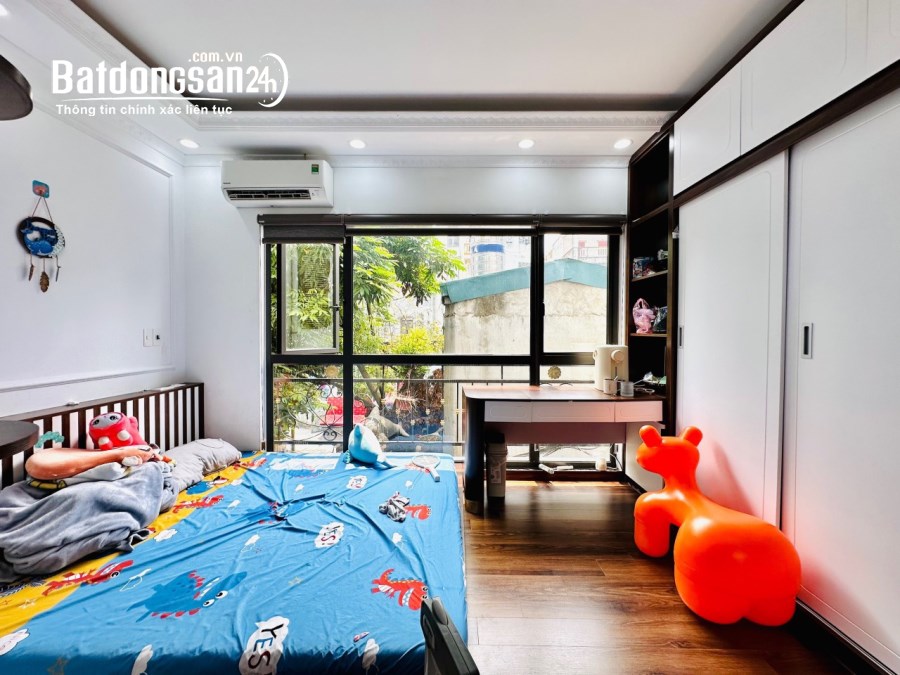 Bán nhà ngõ Chùa Bộc mặt tiền 4.6m, diện tích 37m² x 6 tầng, nhà đẹp có thang máy