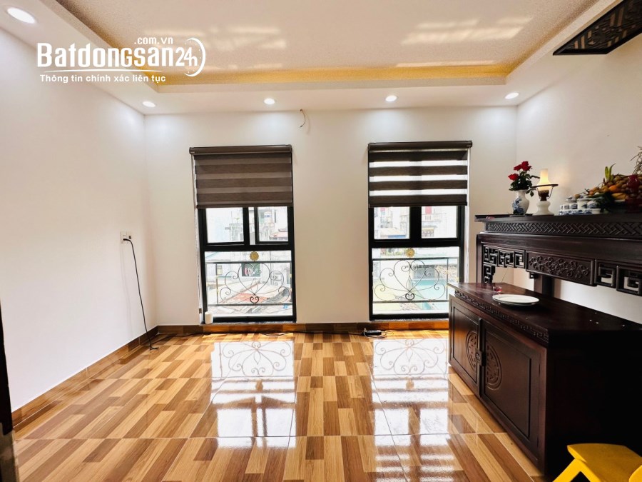 Bán nhà ngõ Chùa Bộc mặt tiền 4.6m, diện tích 37m² x 6 tầng, nhà đẹp có thang máy