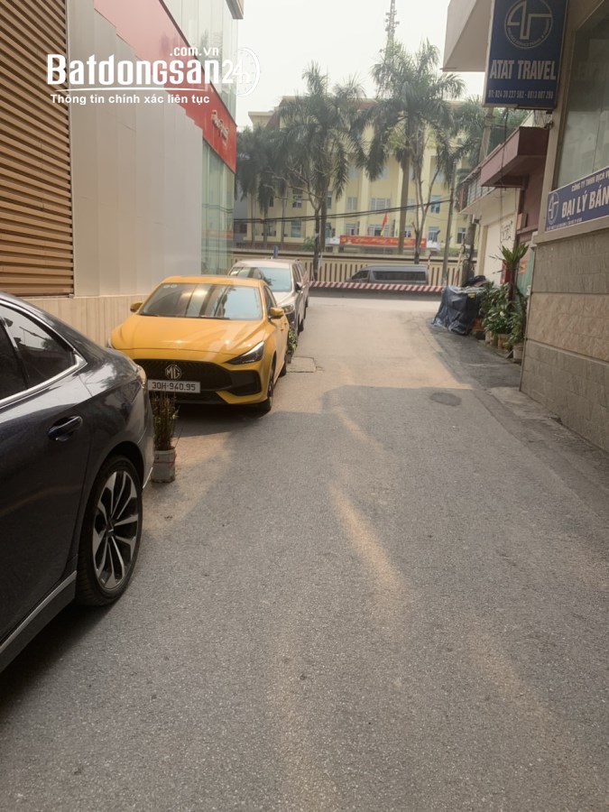 Bán đất ngõ 271 Lạc Long Quân mặt tiền 10m đường nhựa rộng 7m cách Hồ Tây 100m giá tố