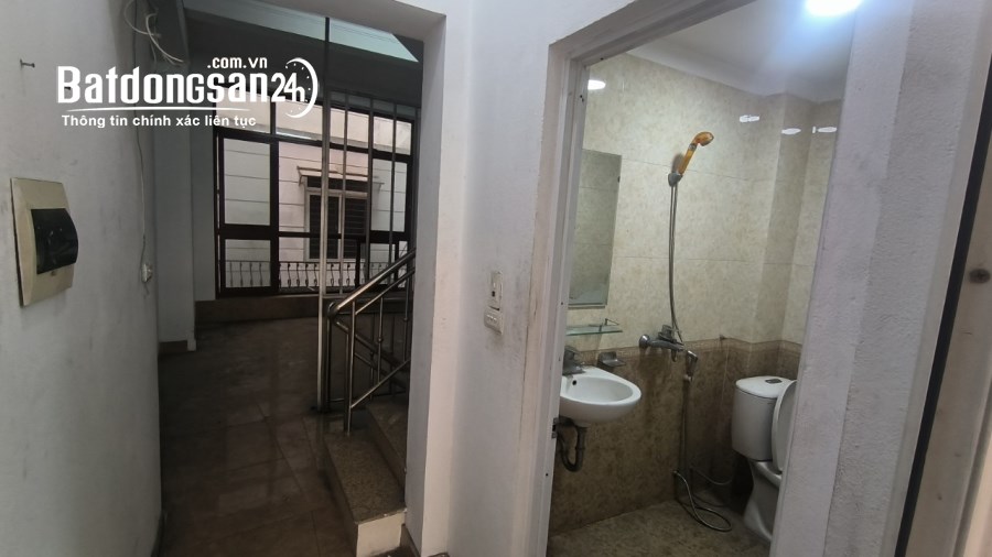 CHÍNH CHỦ BÁN ĐẤT TẶNG NHÀ MẶT ĐƯỜNG GIẢI PHÓNG , 130M VUÔNG , X4 TẦNG , 6 NGỦ , 23.7