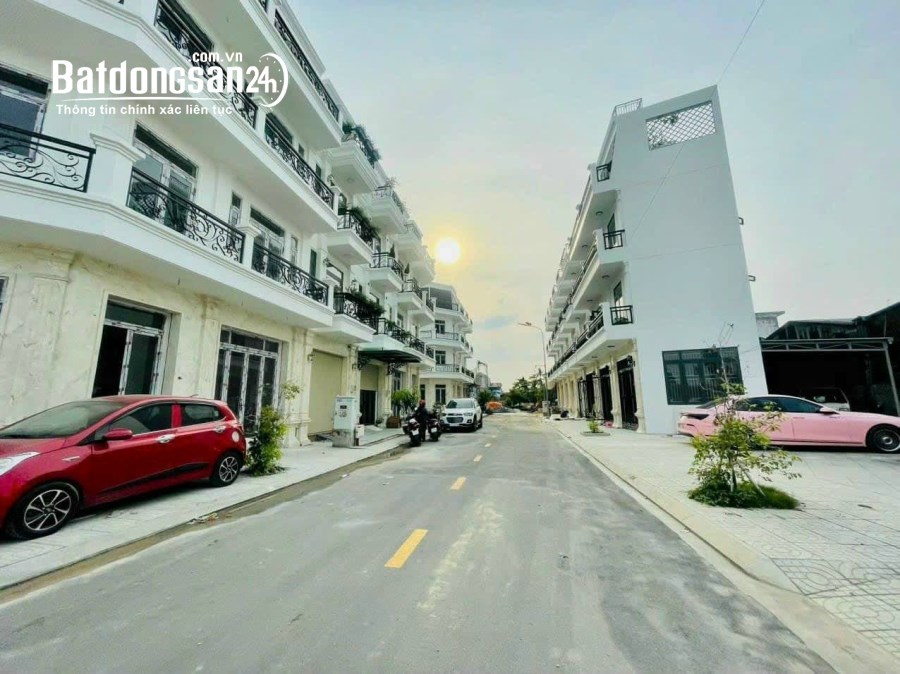   Cần bán biệt thự nhà phố, mặt tiền đường 12m, An Phú Đông, Q12. DT 200m2 1 trệt 2 l