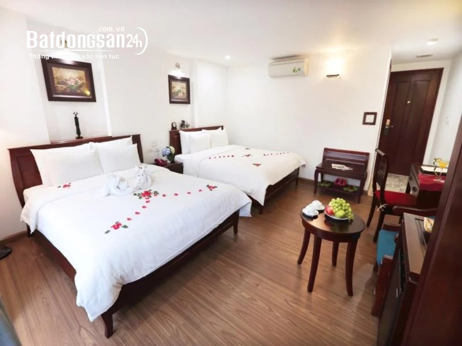 Bán Khách Sạn Hàng Điếu 120M2 11 Tầng MT 5M 120 Tỷ Ngã Tư Lô Góc - 25 phòng KD
