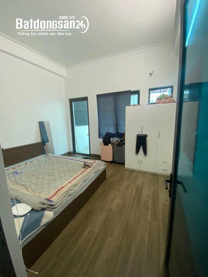Bán căn nhà 3 tầng ngõ đường Nguyễn Lương Bằng, TP HD, 70m2, 3 ngủ, đường thông oto