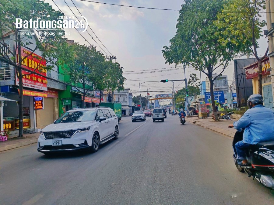 Bán nhà lầu mặt tiền Đặng Văn Trơn, P. Hiệp Hoà. Biên Hoà. DT 5,8 x 16,5m. Giá 11 tỷ