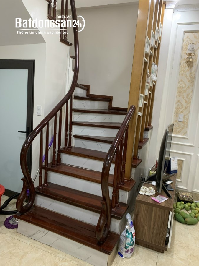 Bán nhà phố Văn Trì Bắc Từ Liêm: 5 tầng, full nội thất, ô tô đỗ gần nhà. Lh 0382.703.