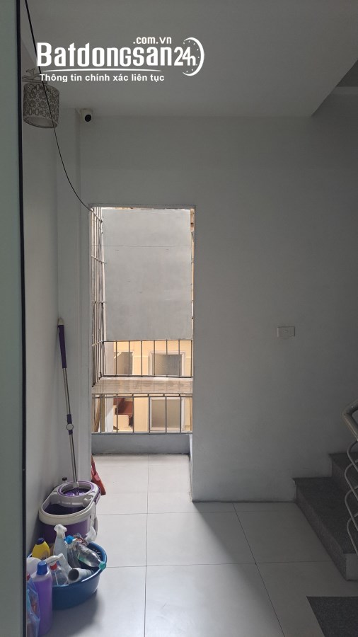 Cho thuê căn hộ 1n1k sạch đẹp 65m2 ở 162 Đội Cấn Ba Đình 6tr/th