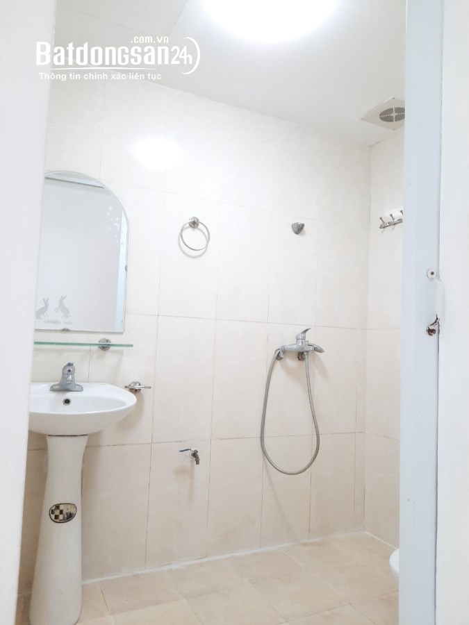 Cho thuê căn hộ 1n1k sạch đẹp 65m2 ở 162 Đội Cấn Ba Đình 6tr/th