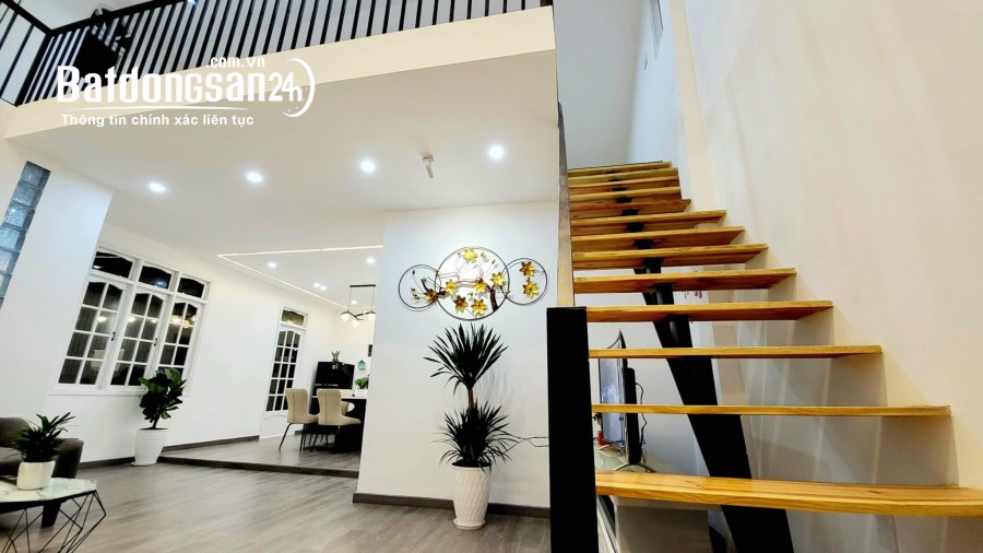 DỌN VÀO Ở NGAY NHÀ MỚI 3 MẶT TIỀN TRUNG TÂM PHƯỜNG 4