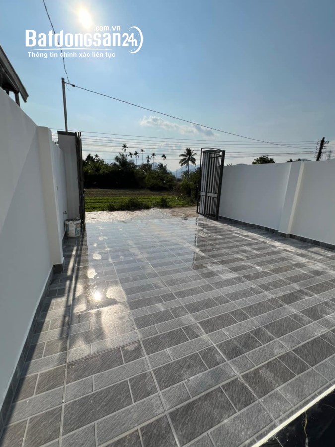 Bán nhà mới xây xong, Thôn Đông, Xã Diên Điền, Diên Khánh, giá chỉ 1 tỷ 220