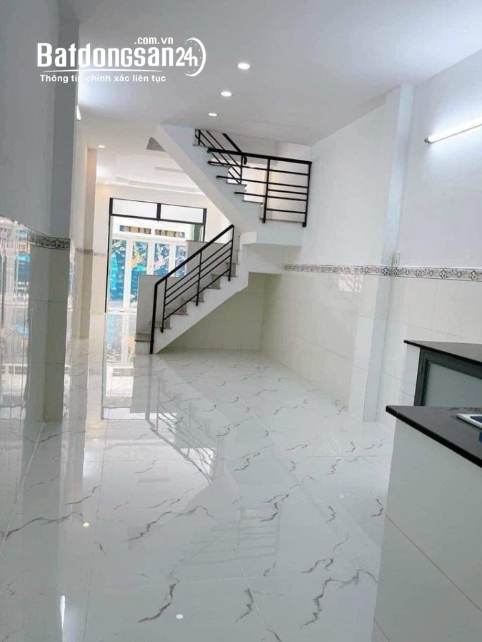 Bán nhà Đường Bùi Minh Trực, Phường 3, Quận 8 giá 2.4 tỷ 