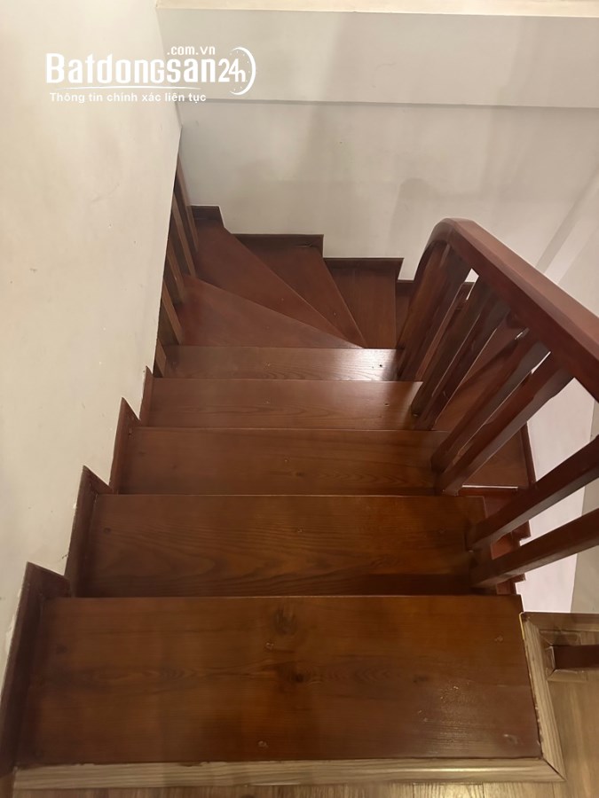 Bán nhà Trần Quốc Hoàn phân lô ô tô, 2 thoáng, diện tích 46m, 5 tầng, giá 12.6 tỷ