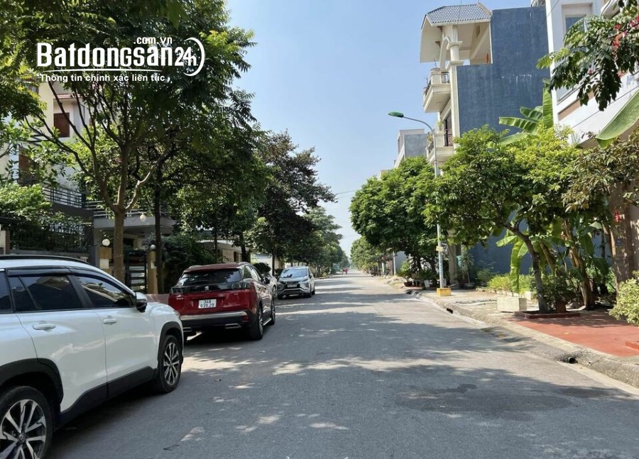 Bán đất biệt thự khu 31ha Trâu Quỳ -247m2 đường 13m view thoáng giá tốt.0982852808