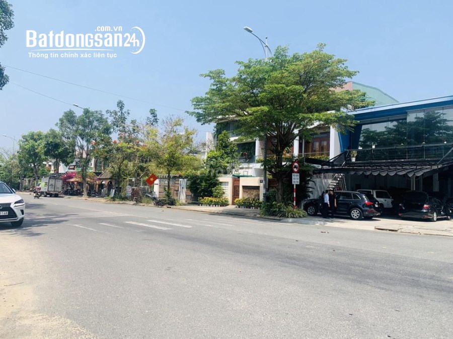 Bán đất biệt thự khu 31ha Trâu Quỳ -247m2 đường 13m view thoáng giá tốt.0982852808