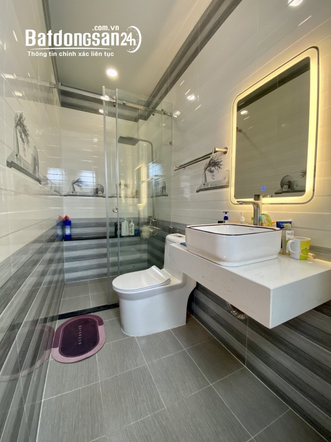 Bán nhà mặt tiền 4 tầng, vừa ở vừa kinh doanh, Phường Hiệp Phú, TP Thủ Đức (Quận 9)
