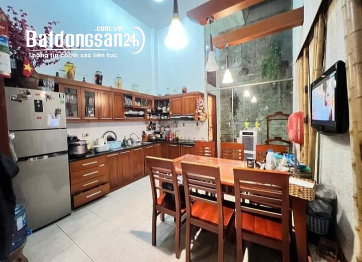Cho thuê nhà Đồng Me Nam Từ Liêm ngõ 8m 55m*4.5T giá 32tr