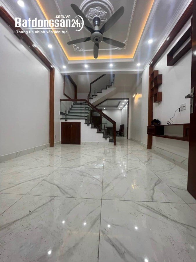 Bán đất ngõ phố phường Tân Bình, TP HD, 61m2, mt 4.5m, 3 tầng, sân đỗ xe, nhà đẹp, gi