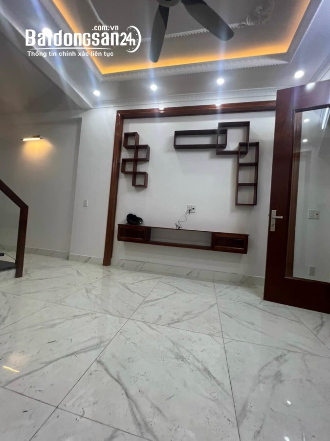 Bán đất ngõ phố phường Tân Bình, TP HD, 61m2, mt 4.5m, 3 tầng, sân đỗ xe, nhà đẹp, gi