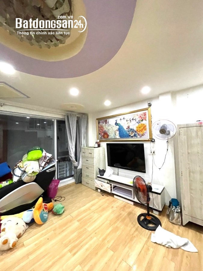 gấp bán về quê, Hẻm 6m DT 65m2 x4 Tầng Ngang 5m chỉ 6,x tỷ Phạm Văn Bạch Tân BÌnh