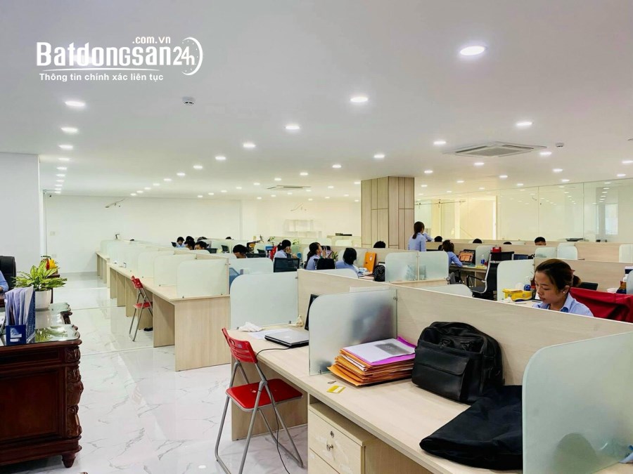 VP cho thuê. Tổng 7 tầng,DTMS 400m2/tầng. Đường Hà Huy Giáp, Phường Thạnh Lộc