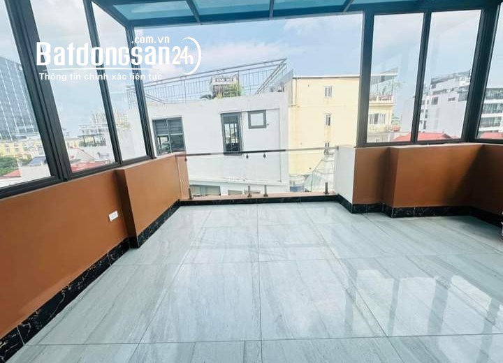 Cho thuê nhà mặt phố Lạc Long Quân Tây Hồ 35m*5T, MT 6M giá 25 triệu
