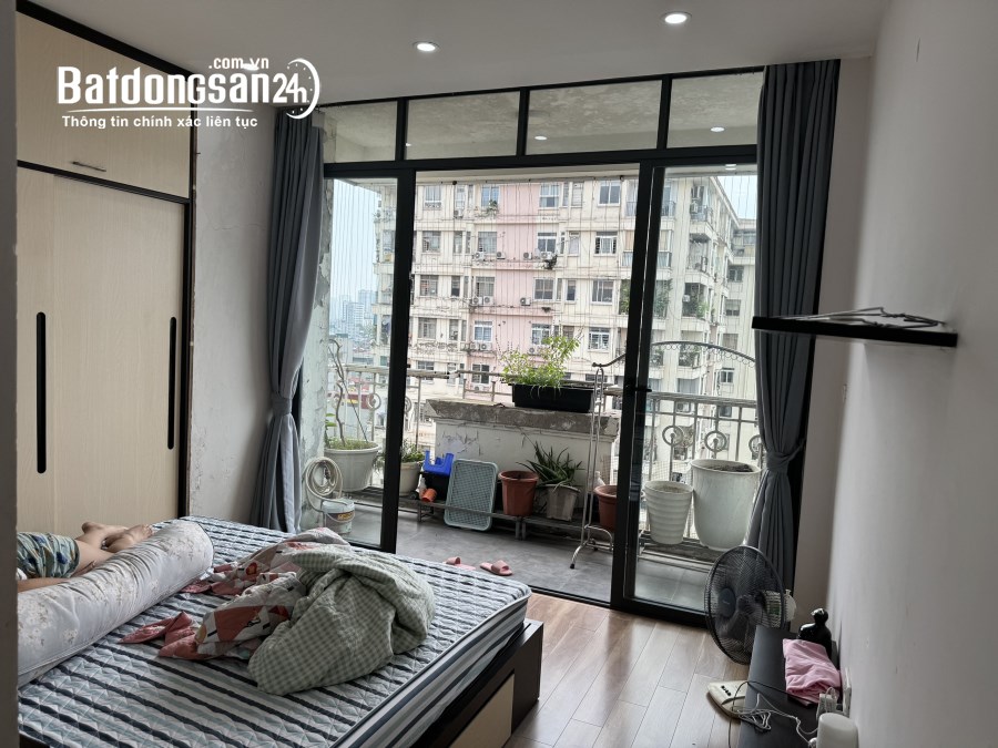 Bán căn hộ chung cư số 6 Đội Nhân, Ba Đình căn góc tầng cao 110m 3PN full đồ view Hồ 