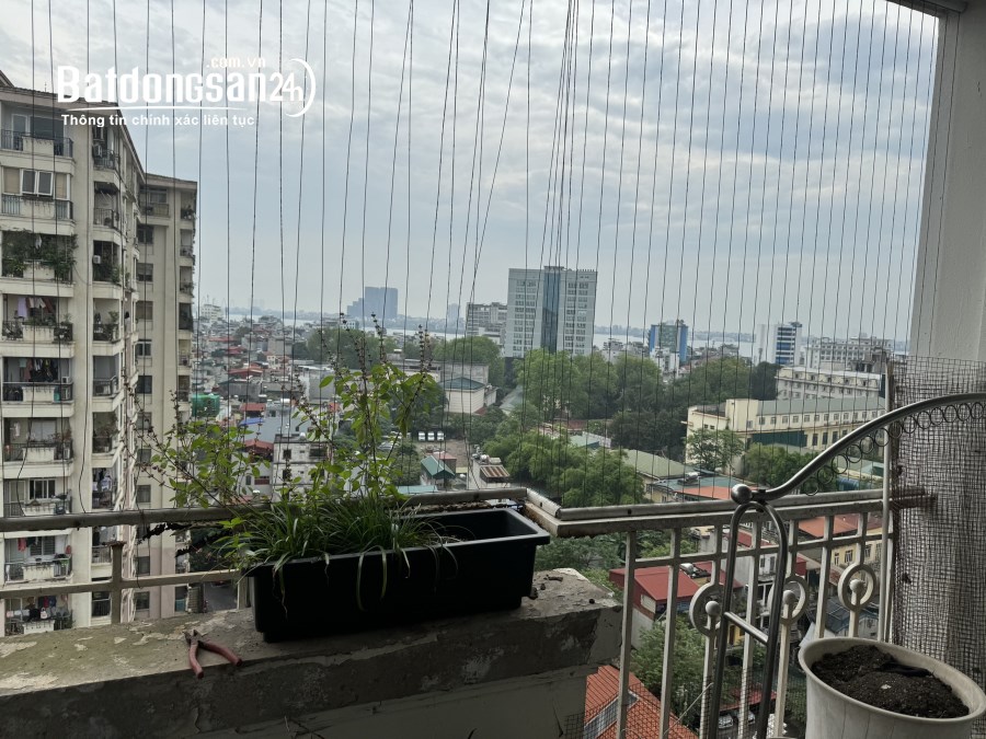 Bán căn hộ chung cư số 6 Đội Nhân, Ba Đình căn góc tầng cao 110m 3PN full đồ view Hồ 