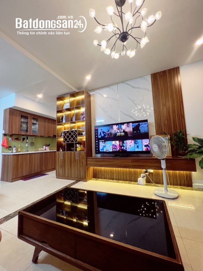 Bán căn hộ tòa nhà CT2 Văn Khê, dt 100 m²,3 phòng ngủ, 2 phụ,1 khách+bếp 4,5 tỷ