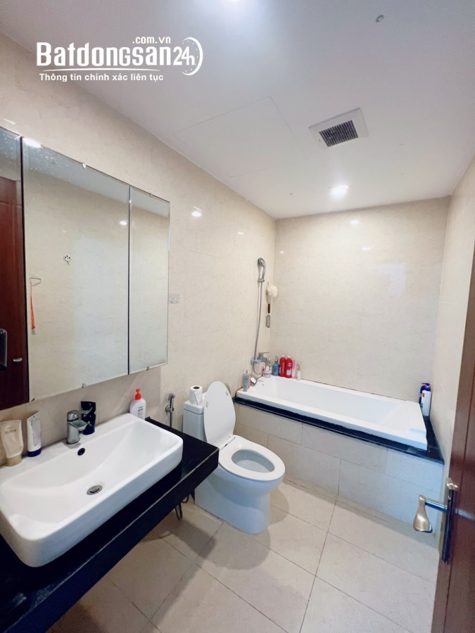 Bán căn hộ tòa nhà CT2 Văn Khê, dt 100 m²,3 phòng ngủ, 2 phụ,1 khách+bếp 4,5 tỷ