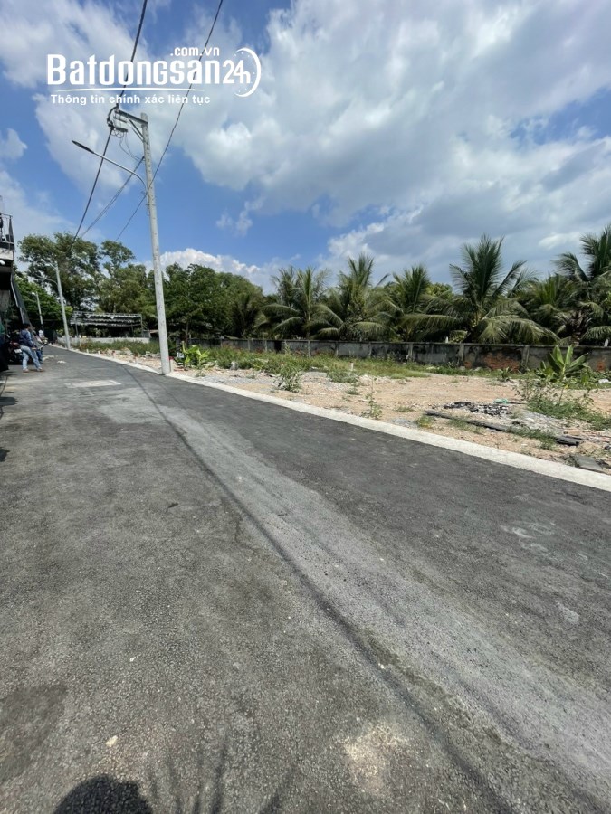 Bán đất Quốc lộ 13, gần ngã 3 Hiệp Bình, Sổ hồng, có sẵn GPXD hiện hữu