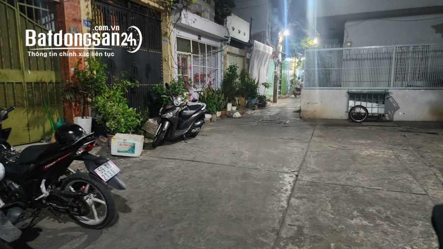 Chủ bán nhà đi Nhật, ngay bờ kè Trường Sa, Phú Nhuận. 46m2, 3TỶ