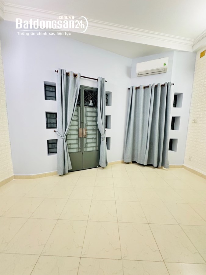 Siêu phẩm giữa khu ẩm thực Phan Xích Long, nhà BTCT 4T, 41m2, nhỉnh 6TỶ