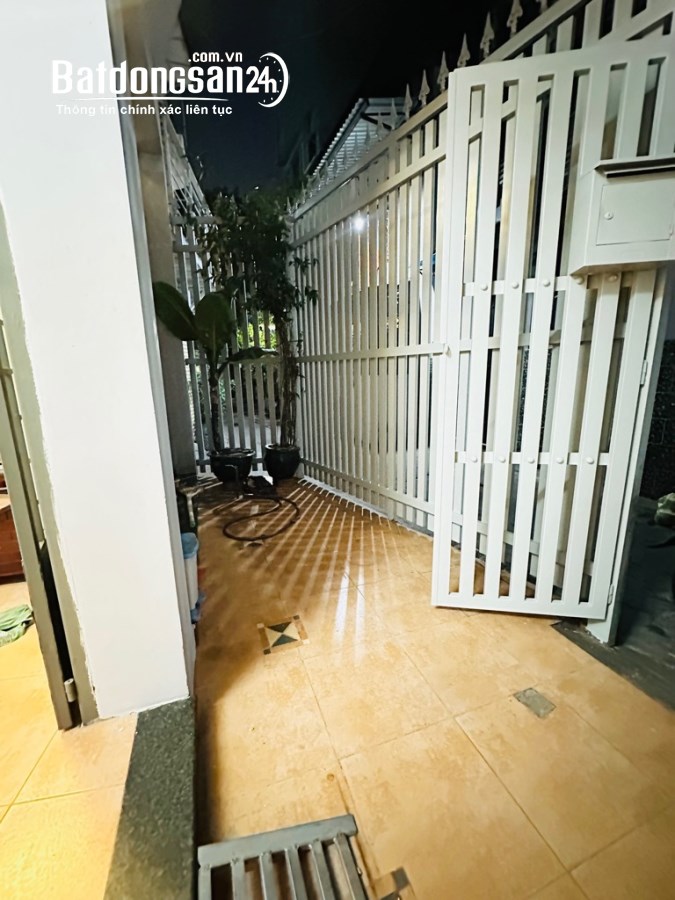 Siêu phẩm giữa khu ẩm thực Phan Xích Long, nhà BTCT 4T, 41m2, nhỉnh 6TỶ