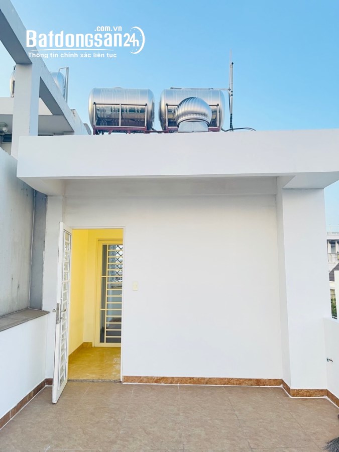 Nhà đẹp mặt tiền đường Kênh Nước Đen - 68m2 - 8.3 tỷ
