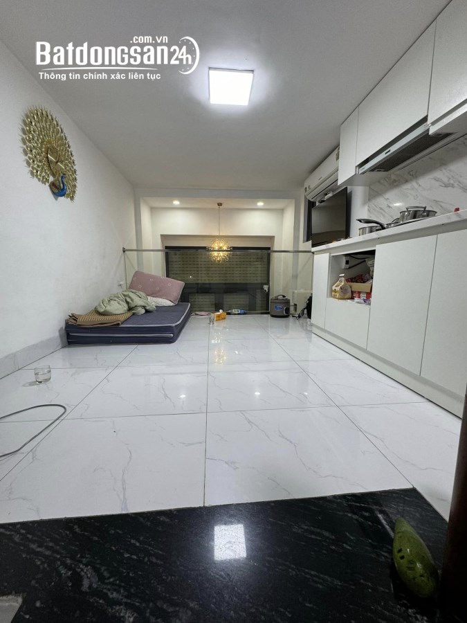 Bán nhà ngõ Thổ Quan, Đống Đa 35m, 3 tầng. Giá: 4.7 tỷ