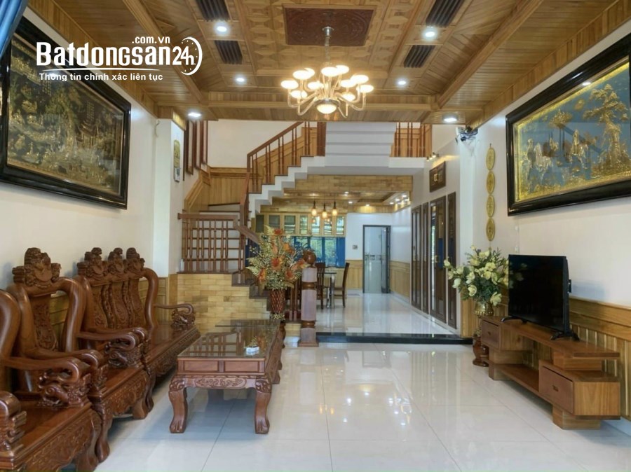 Bán Căn nhà 3 tầng tuyệt đẹp với nội thất đẳng cấp, sau bến xe Đà Nẵng!