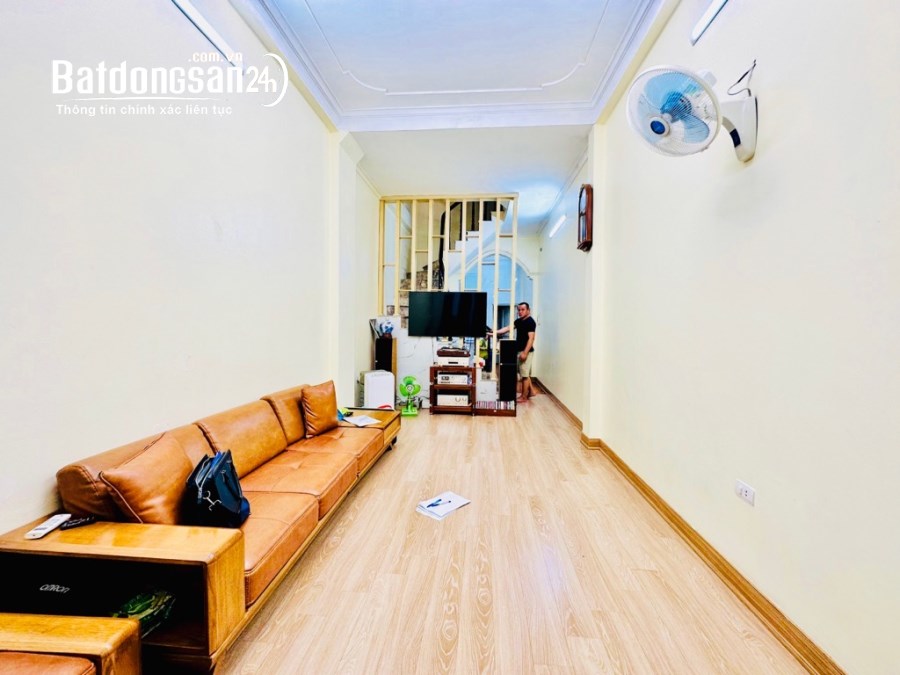 Bán Nhà Tam Trinh 30m Ra Phố, Tự Xây, Gần Hồ, Công Viên Yên Sở, Ngõ Ô Tô, DT 50m2, Gi