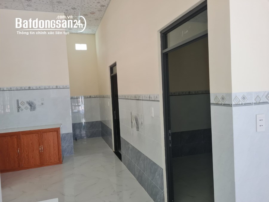 nhà cấp 4 giá rẻ Tân định Tp.Bến Cát 110m2 2phòng sân ôtô LH 0858785987