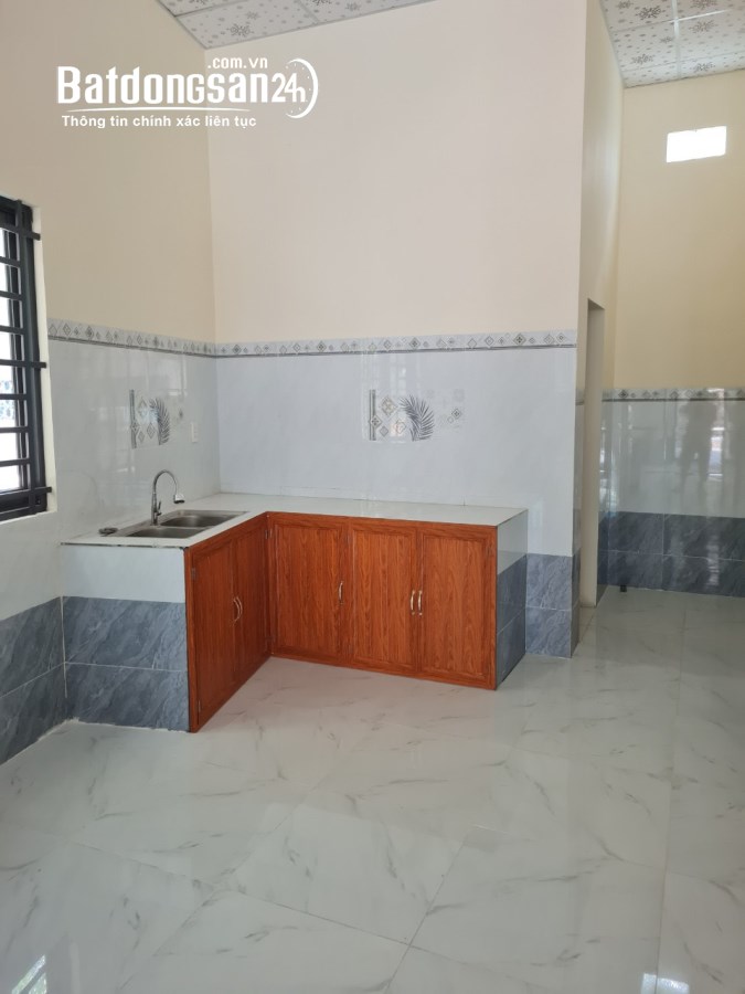 nhà cấp 4 giá rẻ Tân định Tp.Bến Cát 110m2 2phòng sân ôtô LH 0858785987